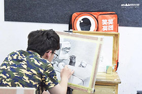 《一天》为你揭秘，小兵们的集训生活！