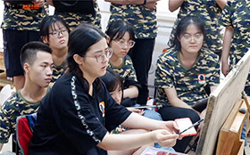 美术生要是被不喜欢的专业录取，到大学后能转专业吗？