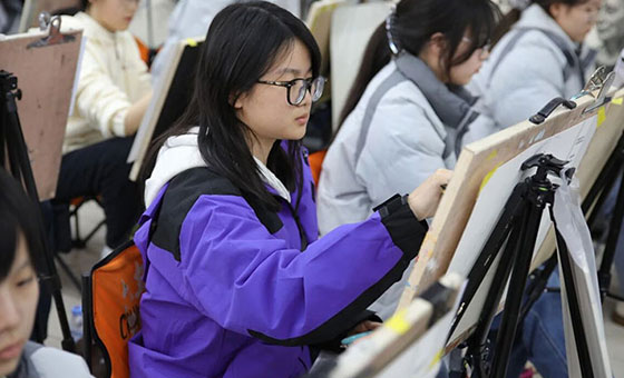 郑州美术培训-从笑笑兵团到北京电影学院，她的艺考路这样走
